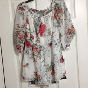 Cute shirt to wear with or without Leggings
